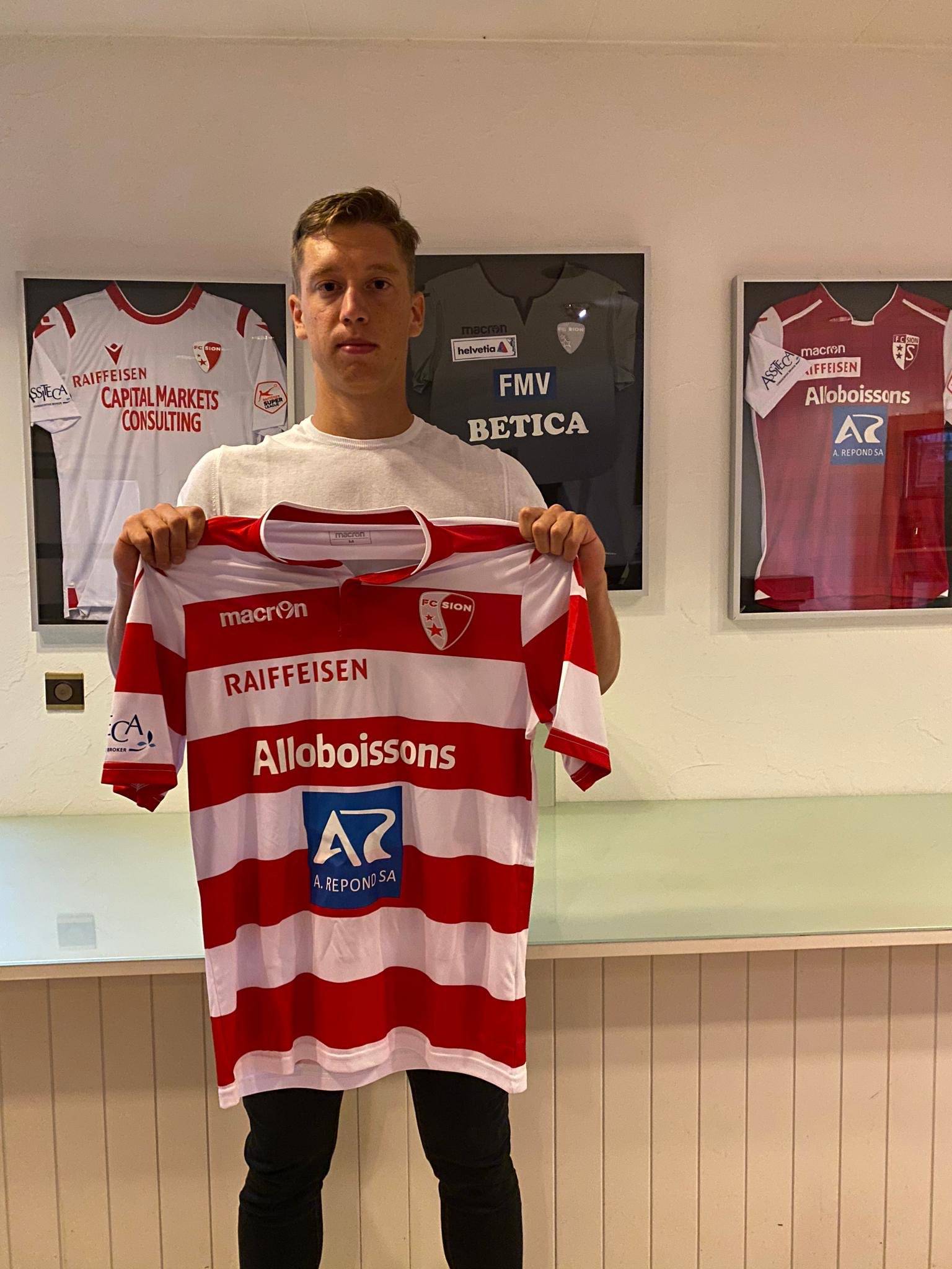 亚博体育sports-意大利杯今晨走向成谜；深圳男篮官宣签约；话题不断；高层口径保持一致的简单介绍-亚博体育sports