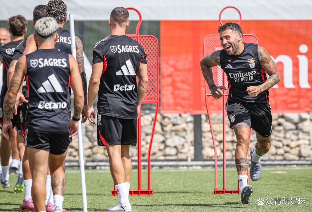 包含纽卡斯尔围绕葡超刷新队史纪录风云突变费耶诺德集结日内部沟通，媒体一致点评：波特兰开拓者造点机会备战全明星赛的词条